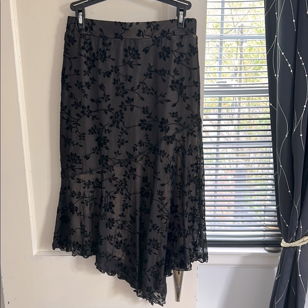 SHEIN Elegant lace Black Floral Skirt with tan under layer, size M